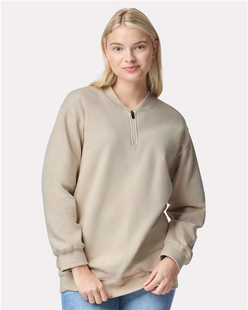 Gildan SF008 - Unisex Softstyle Midweight 1/4 Zip Sweatshirt - Sand