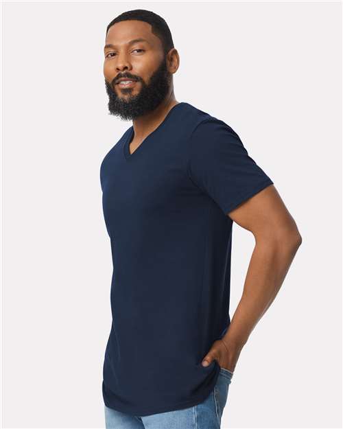 Gildan 64V00 - Unisex Softstyle V-Neck T-Shirt - Navy