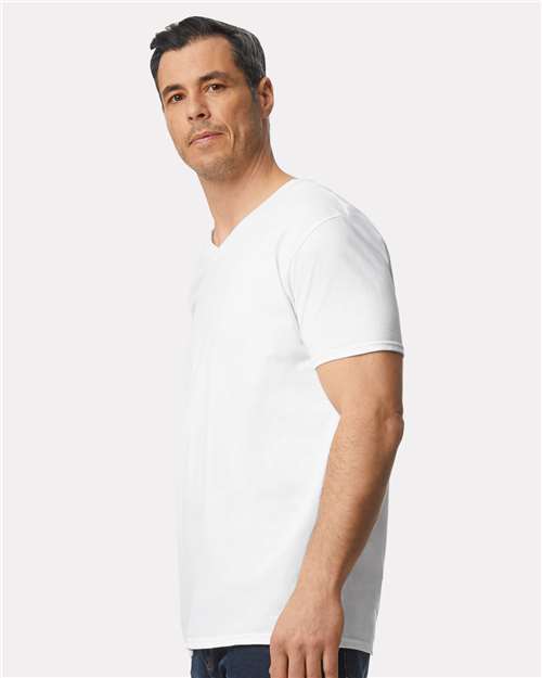Gildan 64V00 - Unisex Softstyle V-Neck T-Shirt - White
