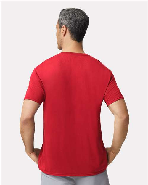 Gildan 42000 - Unisex Performance T-Shirt - Red