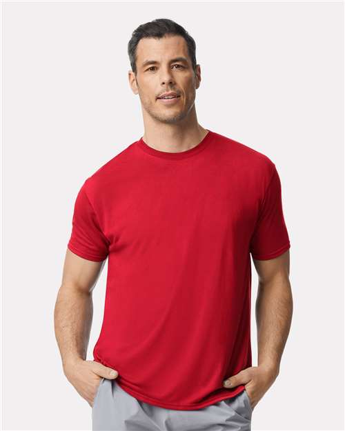 Gildan 42000 - Unisex Performance T-Shirt - Red